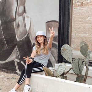 Meet your Posher, Holly